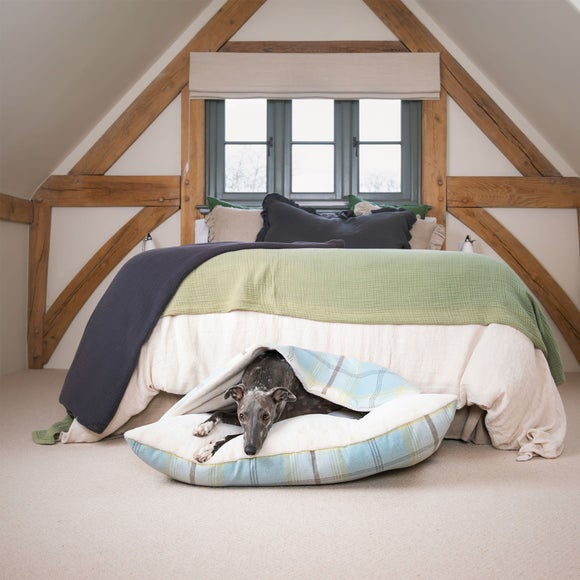 Lords and Labradors Balmoral Tweed Sleepy Burrow Dog Bed, product image 3